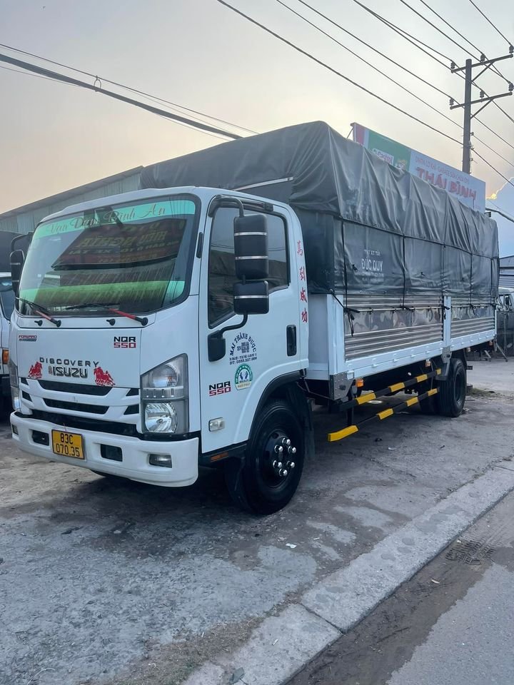 Isuzu NQR 2018 - Màu trắng