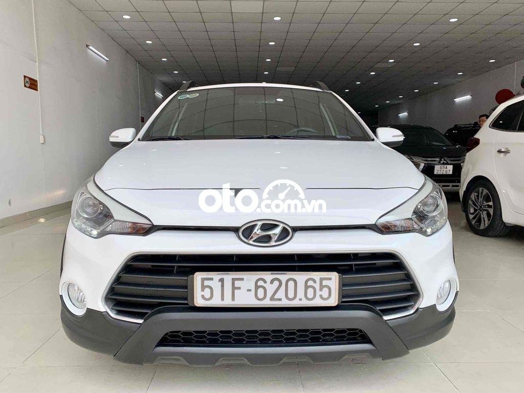 Hyundai i20 Active 2015 - Màu trắng xe gia đình, giá cực tốt