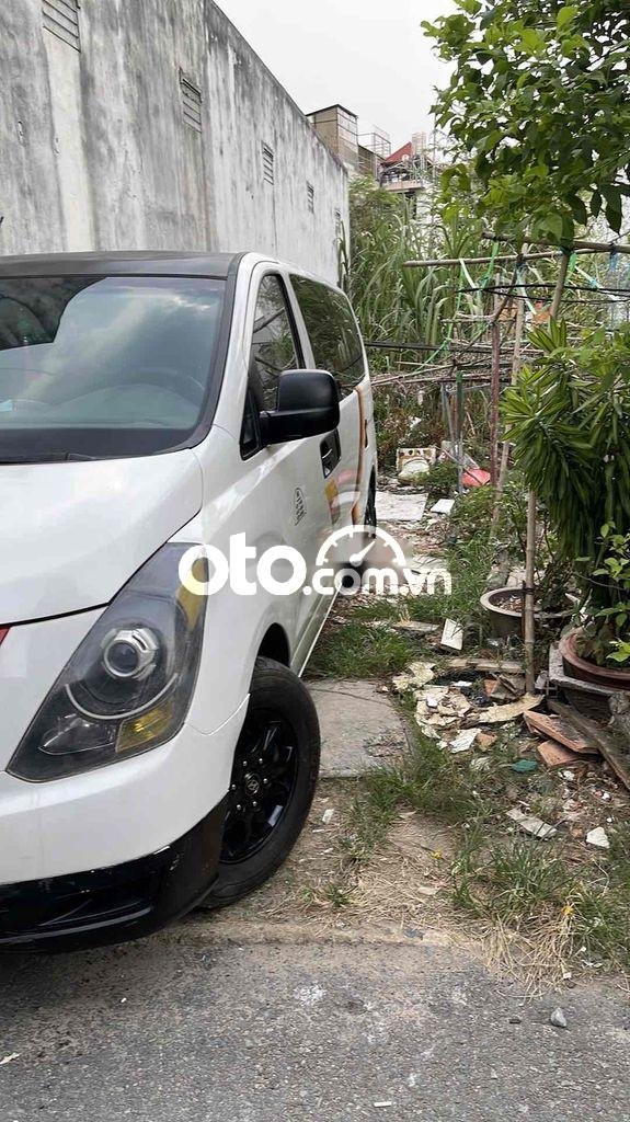 Hyundai Grand Starex 2011 - Màu trắng, nhập khẩu nguyên chiếc