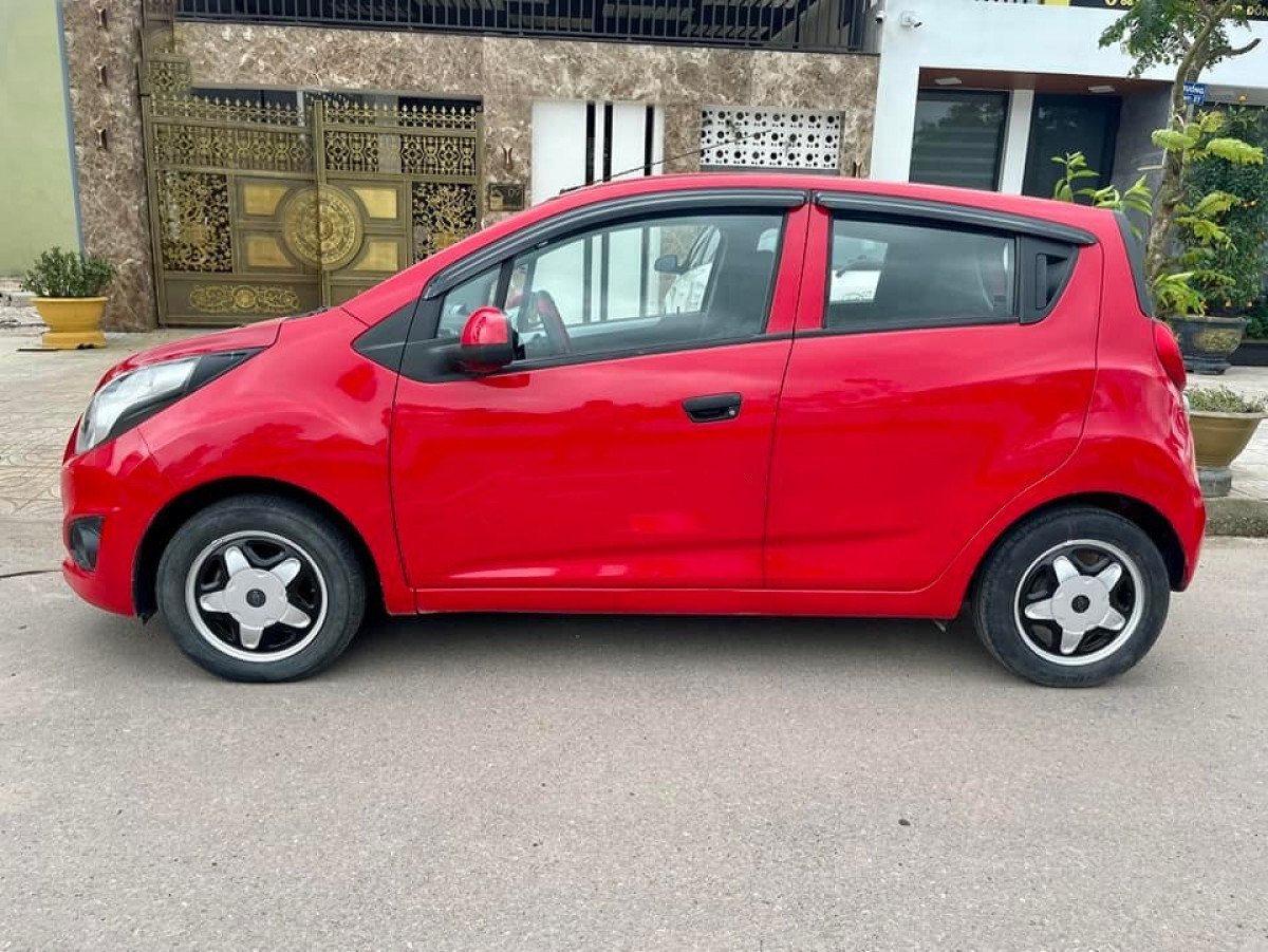 Chevrolet Spark 2017 - Màu đỏ, số sàn