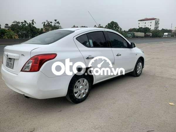 Nissan Sunny 2015 - Màu trắng