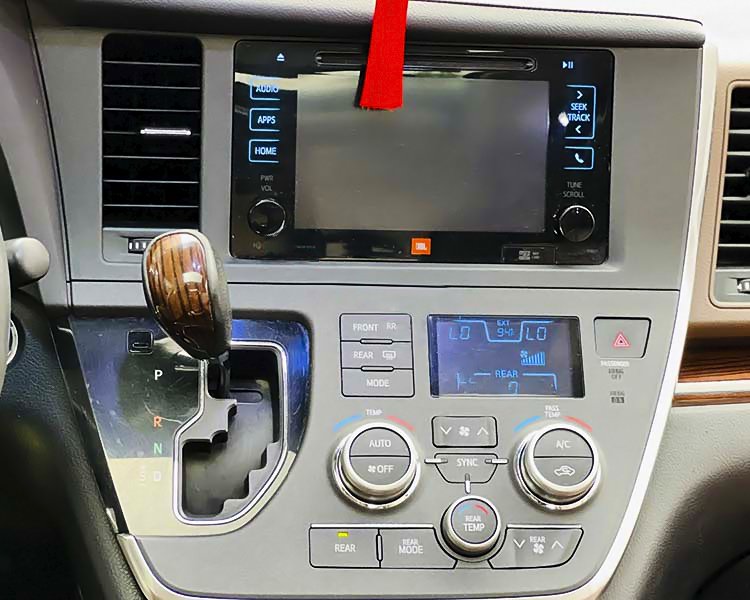 Toyota Sienna 2015 - Màu trắng, nhập khẩu