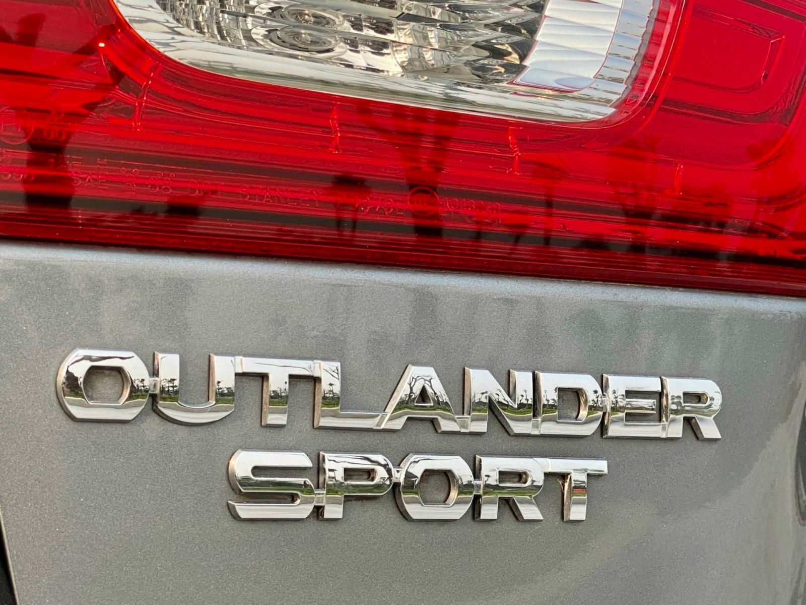 Mitsubishi Outlander Sport 2014 - Đăng ký lần đầu 2015 còn mới, giá 535tr
