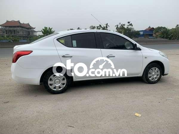 Nissan Sunny 2015 - Màu trắng