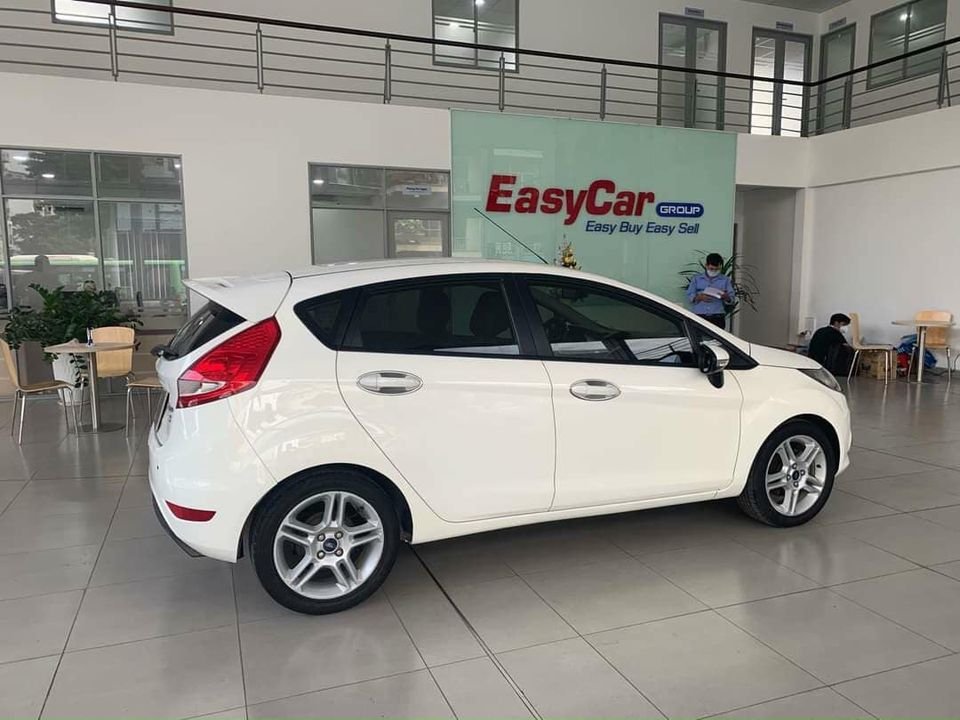 Ford Fiesta 2013 - Màu trắng số tự động, 316 triệu