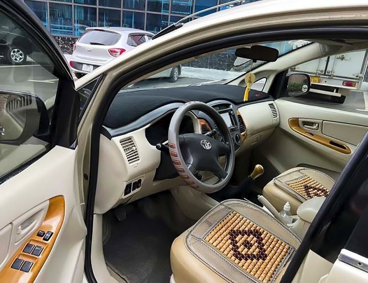 Toyota Innova 2008 - Màu vàng, bản đủ