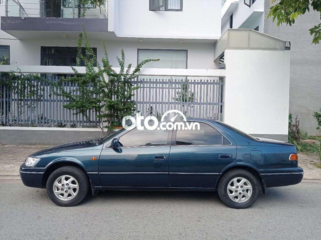 Toyota Camry 1999 - Màu xanh lam, nhập khẩu nguyên chiếc, 175 triệu