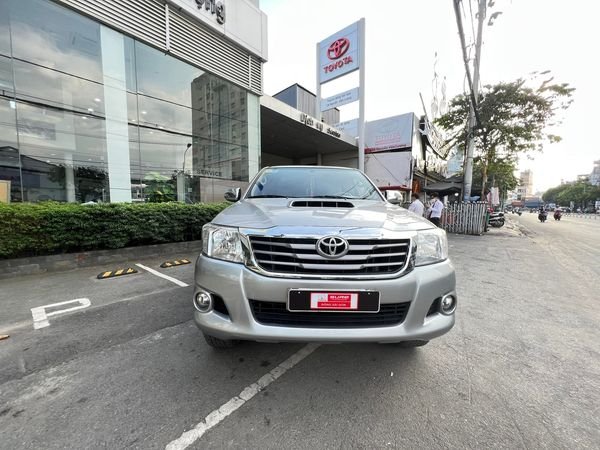 Toyota Hilux 2014 - Màu bạc số sàn