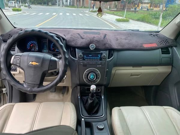 Chevrolet Colorado 2013 - Màu bạc, nhập khẩu số sàn, giá 380tr