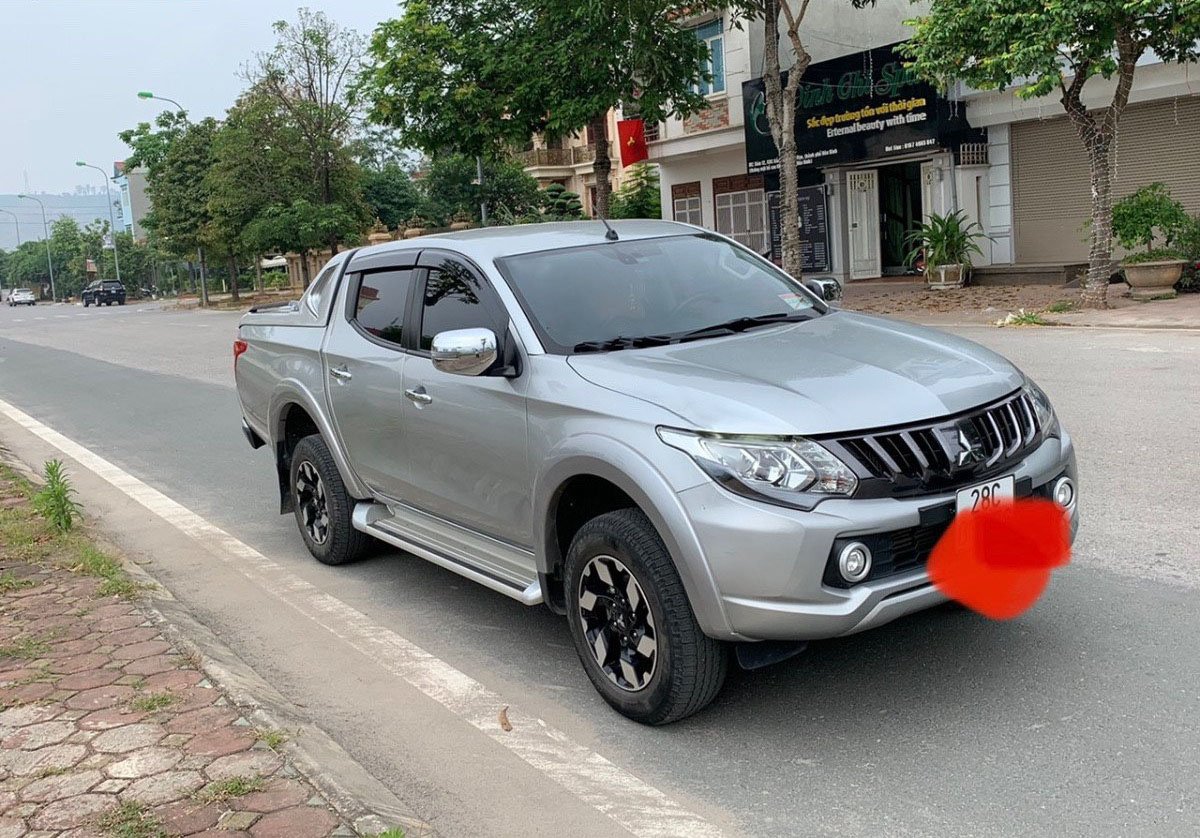 Mitsubishi Triton 2020 - Màu bạc, nhập khẩu chính chủ