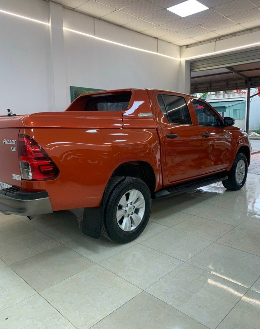 Toyota Hilux 2018 - Màu đỏ, xe nhập, giá chỉ 670 triệu