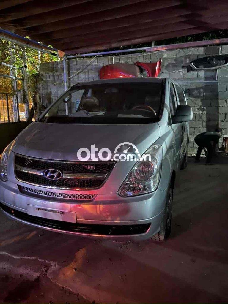 Hyundai Grand Starex 2007 - Màu bạc, 265tr