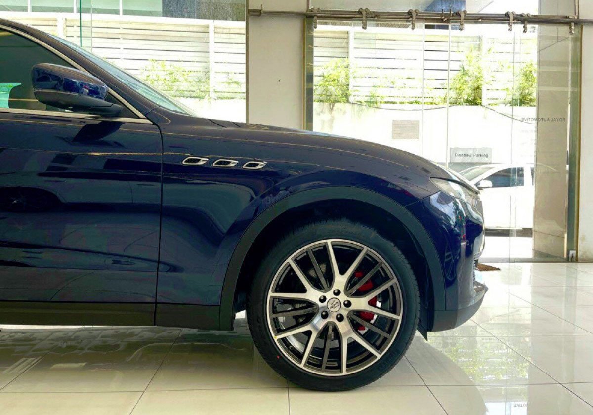 Maserati 2020 - Màu xanh lam, xe nhập