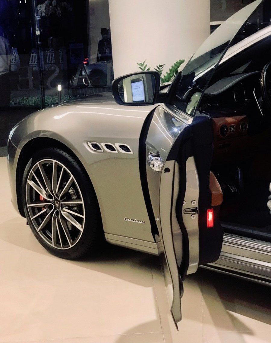 Maserati Quattroporte 2019 - Màu bạc, nhập khẩu