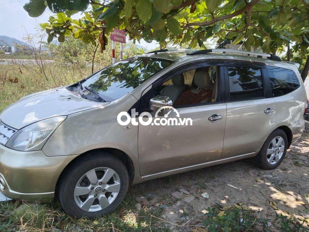 Nissan Livina 2011 - Xe 7 chỗ, số sàn