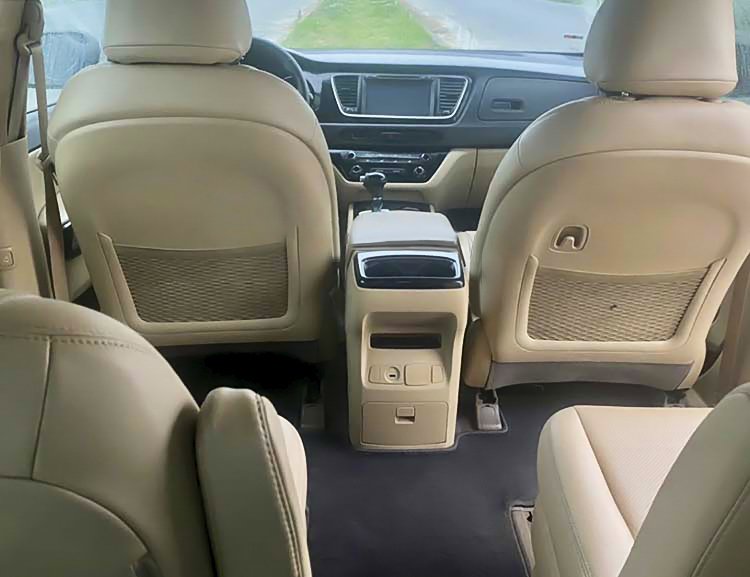 Kia Sedona 2016 - Màu đen, 650tr