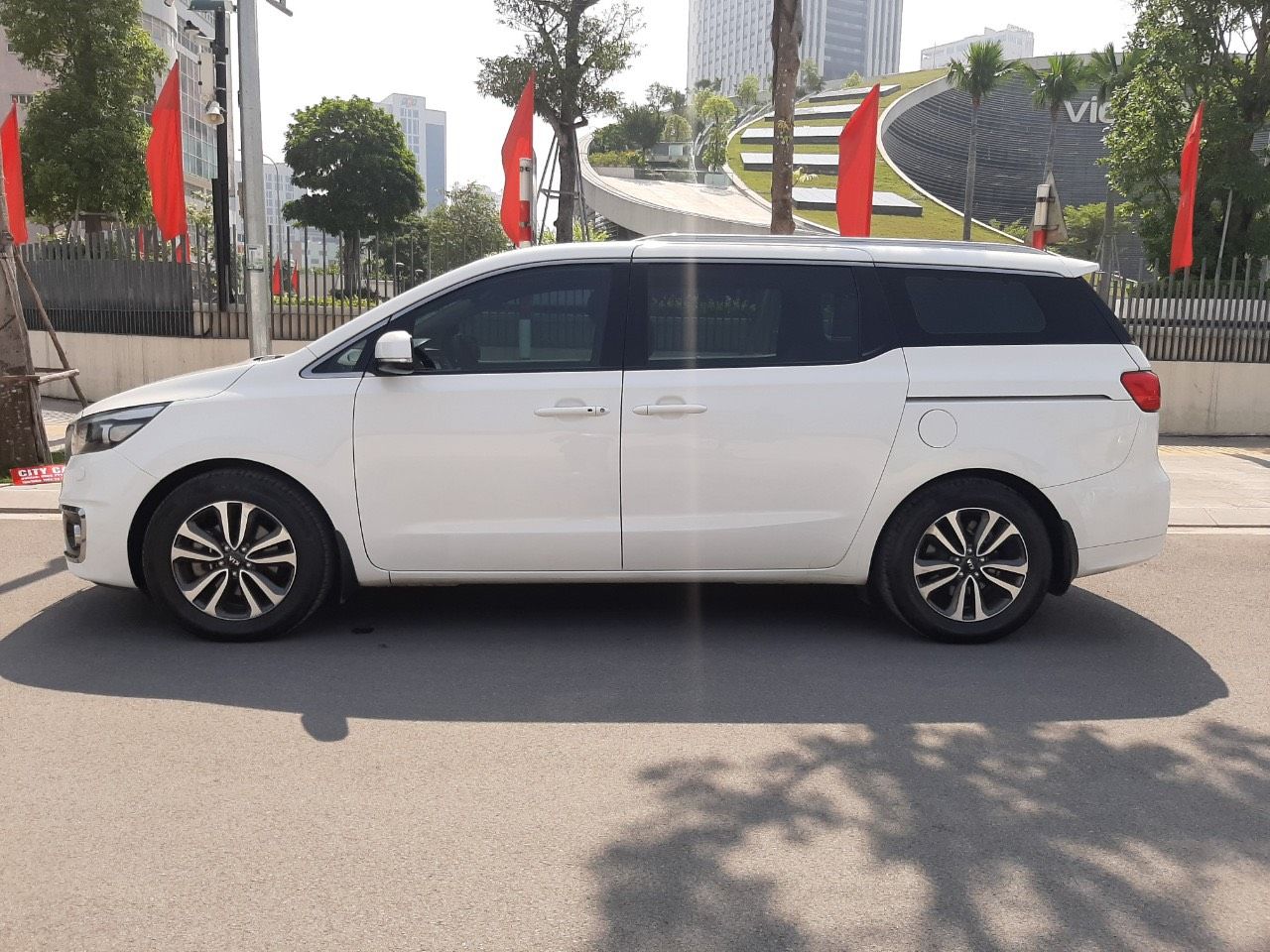 Kia Sedona 2017 - Biển 99 2.2 ATH Full dầu sx 2017 tư nhân 1 chủ chính chủ. Xe đi cực giữ gìn