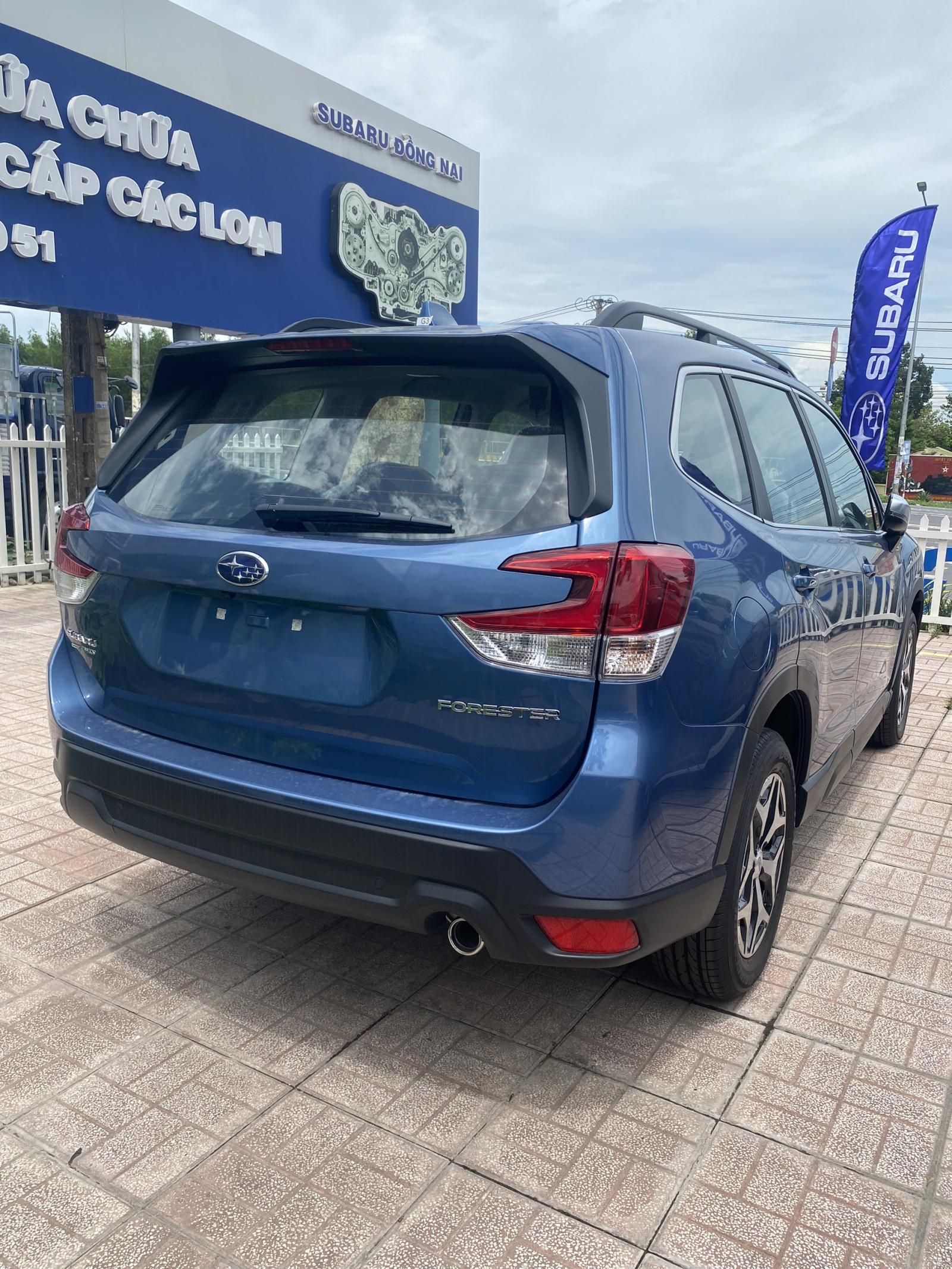 Subaru Forester 2022 - Giá 929tr, màu xanh lam