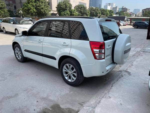 Suzuki Grand vitara 2014 - Màu trắng giá cạnh tranh