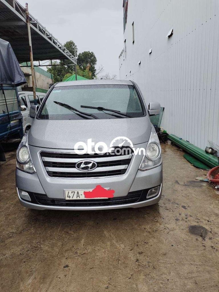 Hyundai Starex 2016 - Máy dầu máy cơ