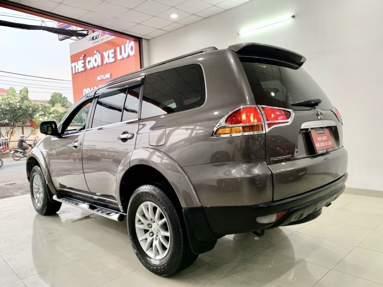 Mitsubishi Pajero 2012 - Máy dầu 2 cầu