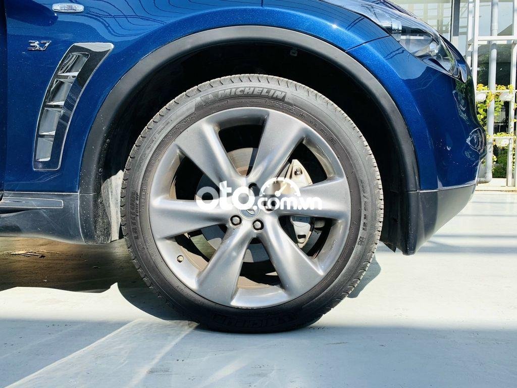 Infiniti QX70 2015 - Màu xanh lam, nhập khẩu nguyên chiếc