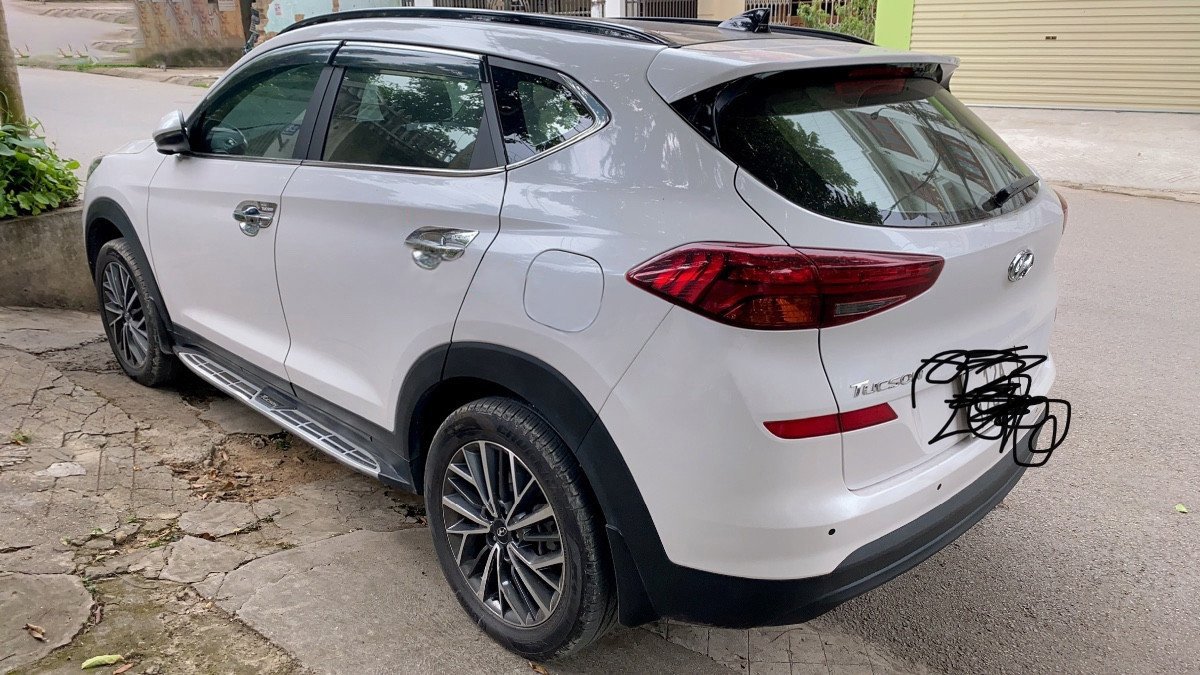 Hyundai Tucson 2020 - Cần bán lại xe màu trắng