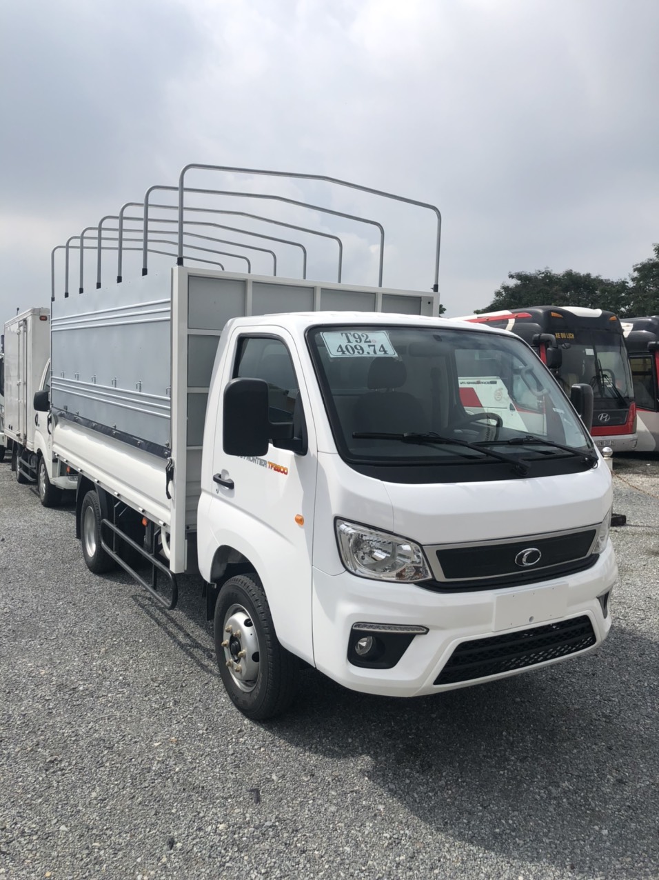 Thaco 2022 - Giá xe tải TF2800 tải trọng 1,9 tấn thaco trường hải lăn bánh ở hà nội