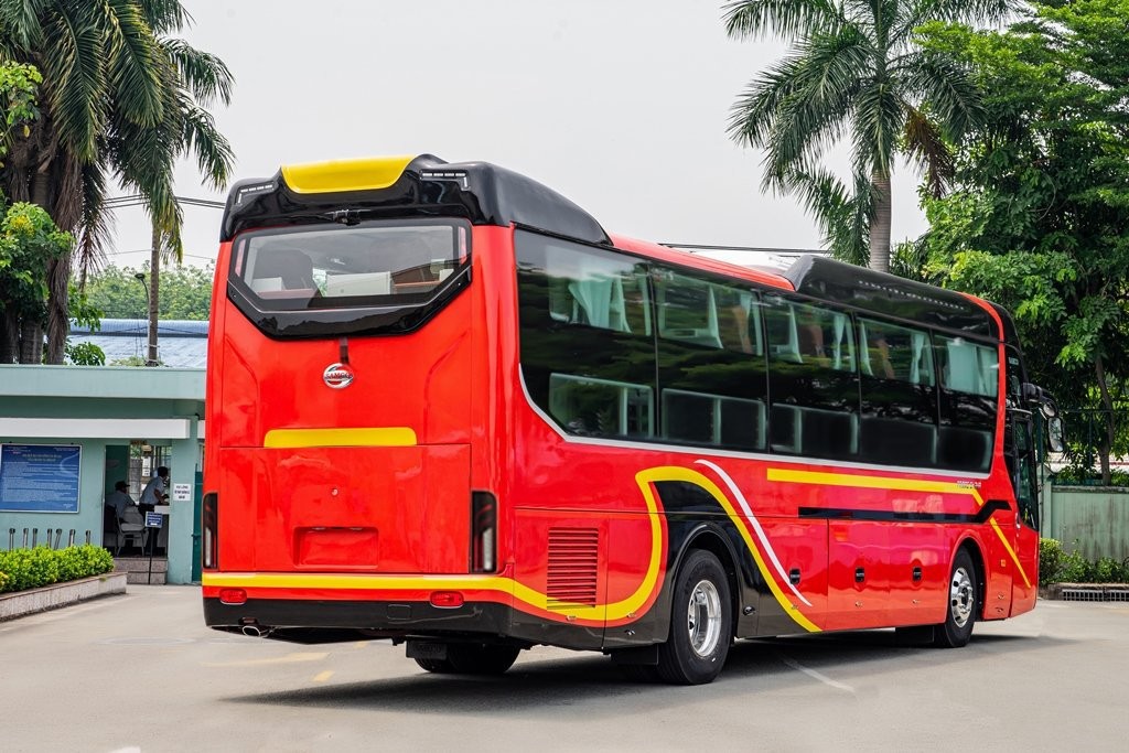 FAW 2022 - Samco Primas 34 phòng vip động cơ Hyundai