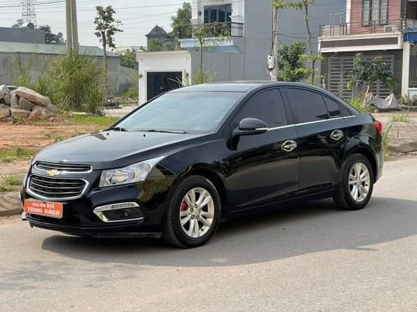 Chevrolet Cruze 2015 - Màu đen giá cạnh tranh