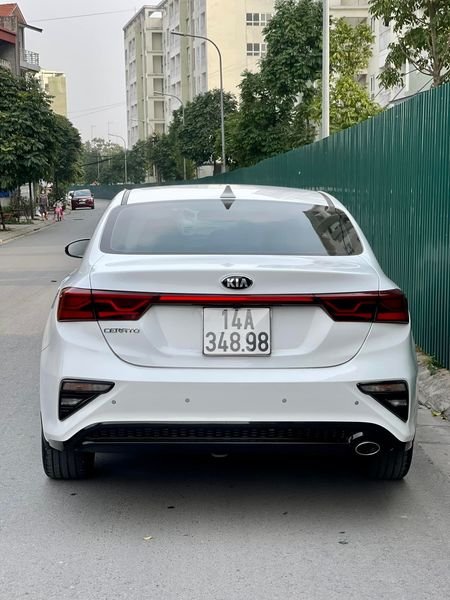 Kia Cerato 2018 - Màu trắng còn mới, 555 triệu