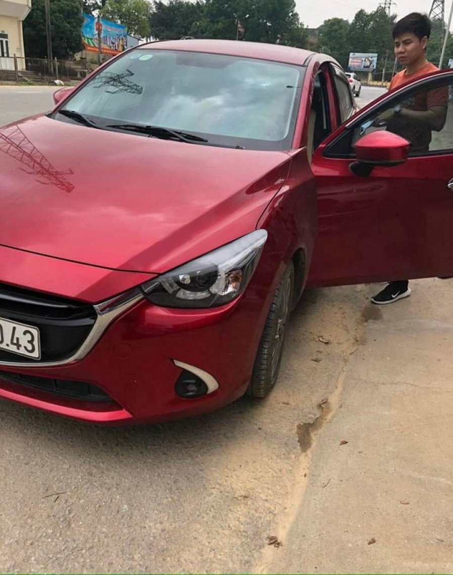 Mazda 2 2019 - Màu đỏ giá hữu nghị