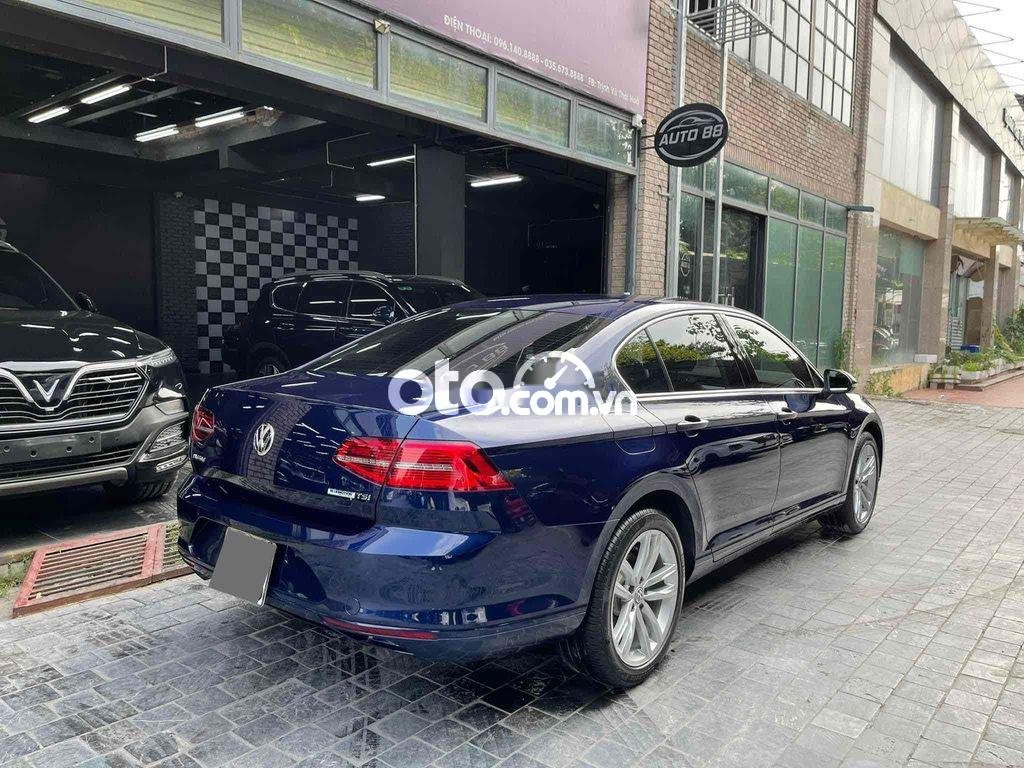 Volkswagen Passat 2018 - Màu xanh lam, xe nhập