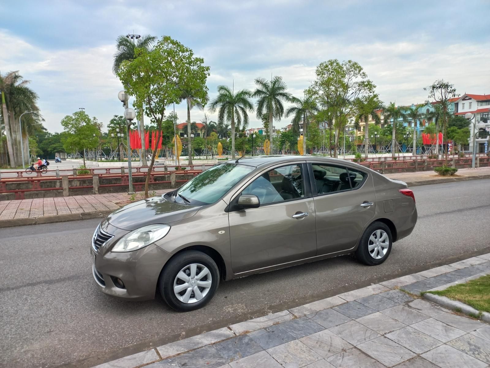 Nissan Sunny 2013 - Xe gia đình, giá 239tr