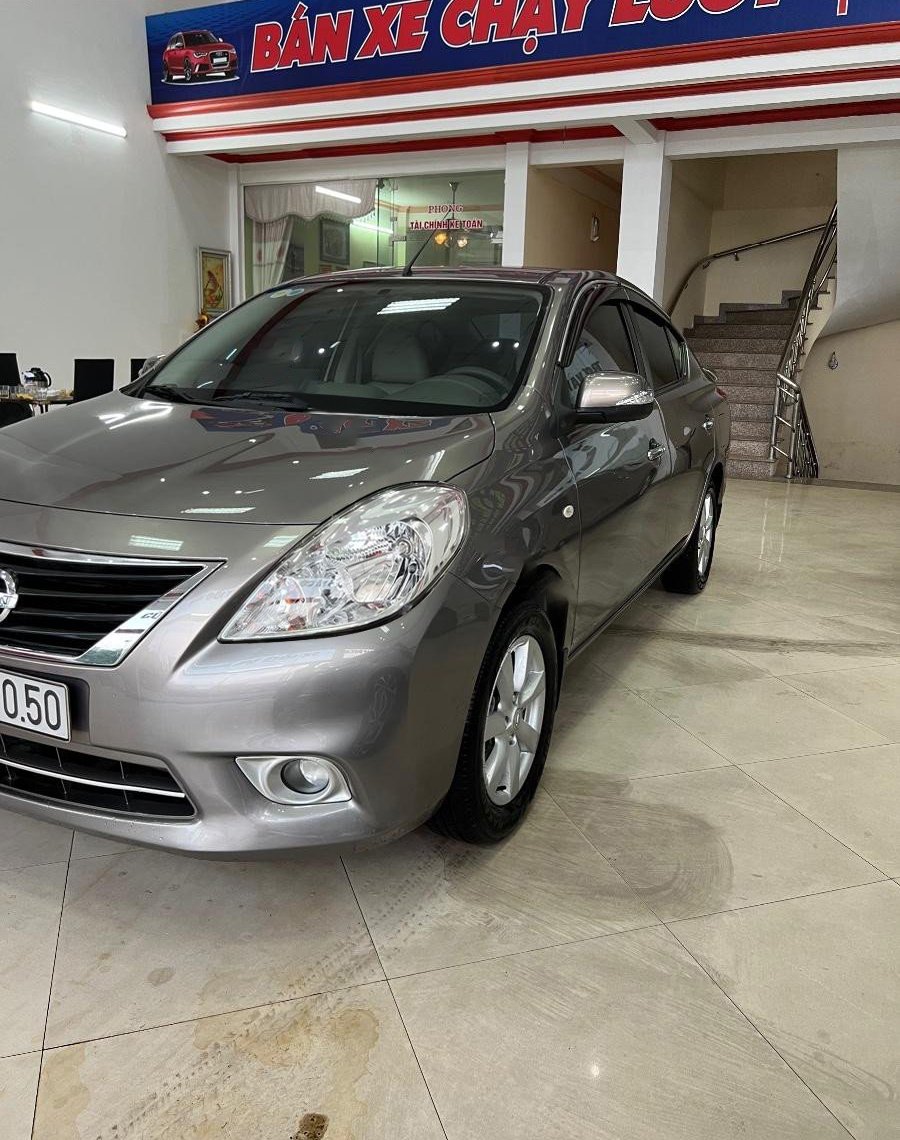 Nissan Sunny 2015 - Màu xám số tự động, giá cạnh tranh