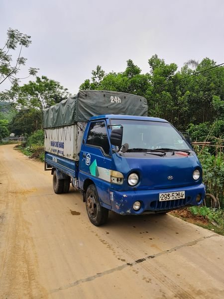 Hyundai Porter 2000 - Màu xanh lam, giá cạnh tranh