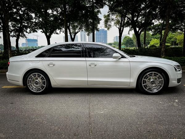 Audi A8 2014 - Số tự động