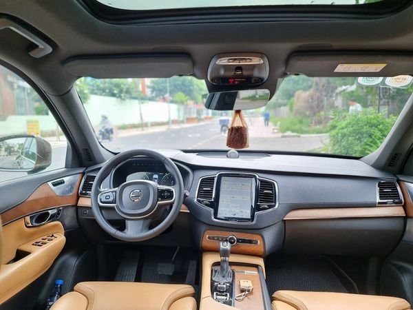 Volvo XC90 2018 - Xe màu nâu