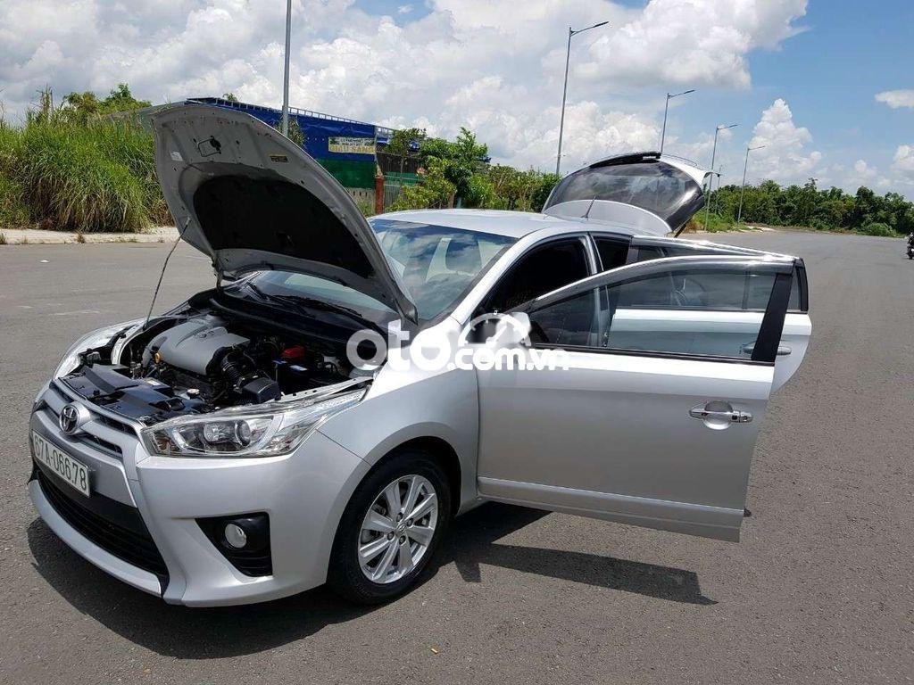 Toyota Yaris 2017 - Màu bạc, xe nhập