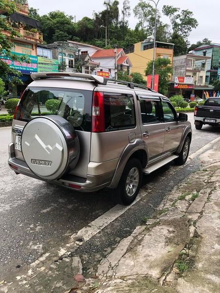 Ford Everest 2007 - Màu bạc, nhập khẩu nguyên chiếc số sàn, giá cực tốt