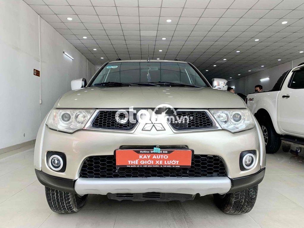 Mitsubishi Pajero 2013 - Màu bạc số tự động