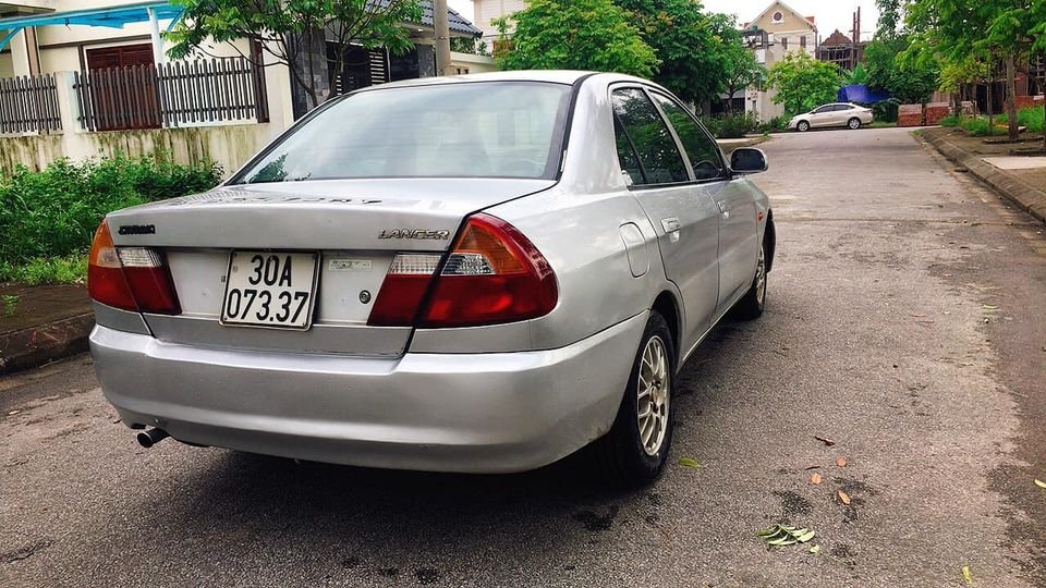 Mitsubishi Lancer 2000 - Màu bạc, giá cực tốt