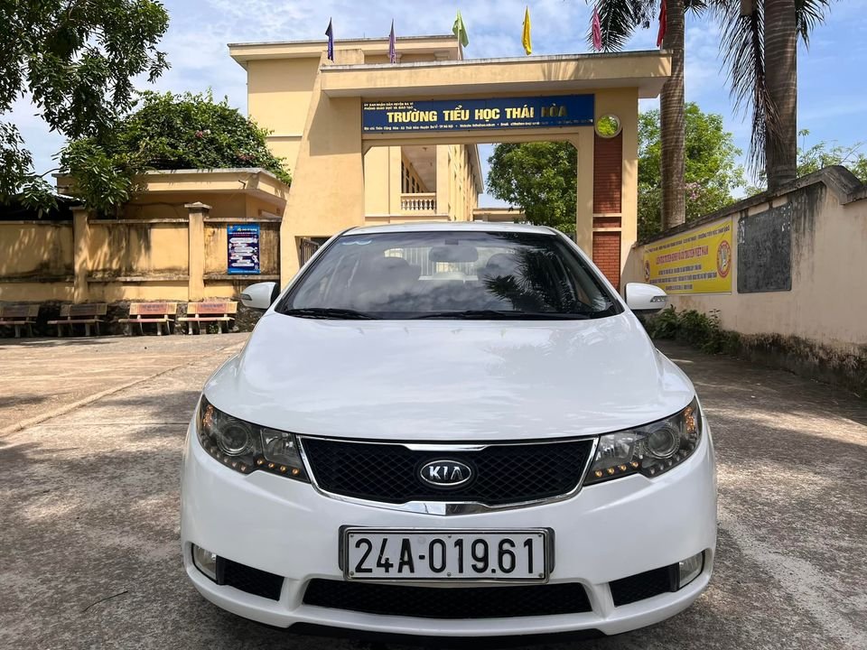 Kia Forte 2008 - Màu trắng số tự động