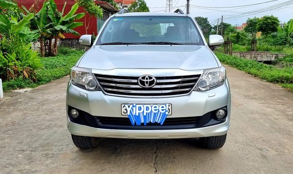 Toyota Fortuner 2014 - Xe màu bạc