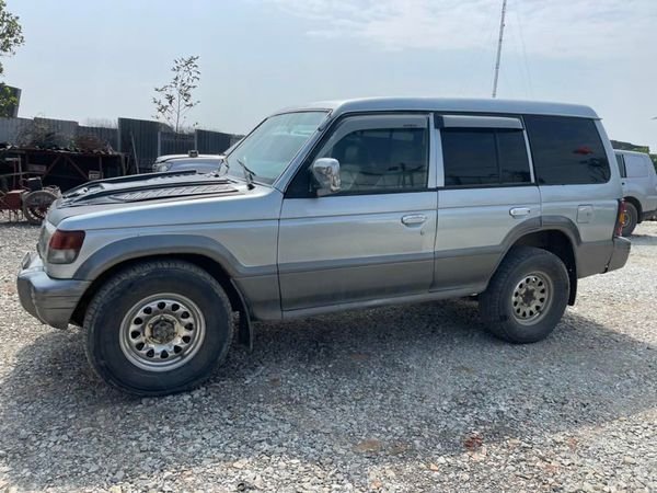 Mitsubishi Pajero 2000 - Xe máy xăng