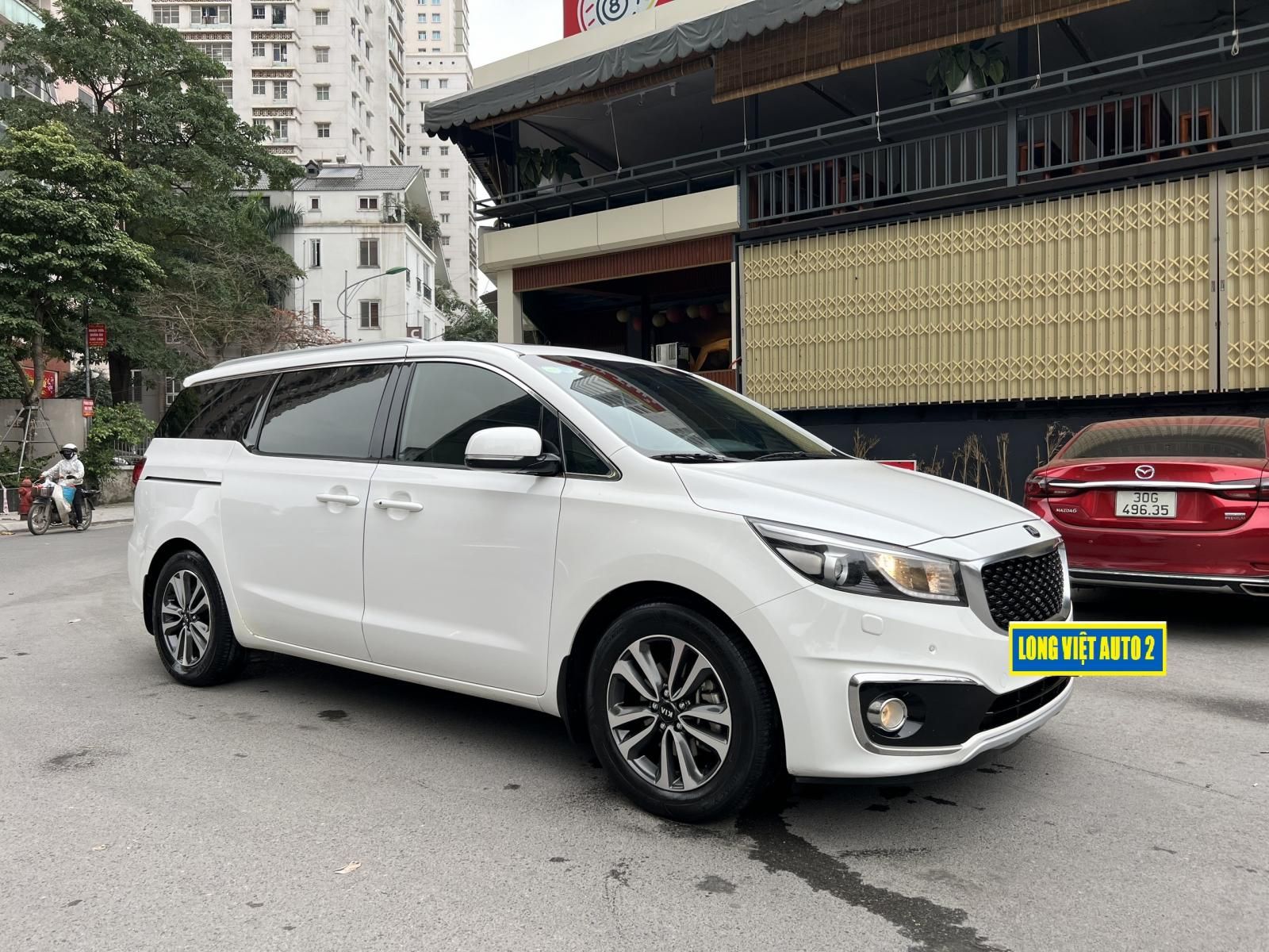 Kia Sedona 2019 - Xe màu trắng