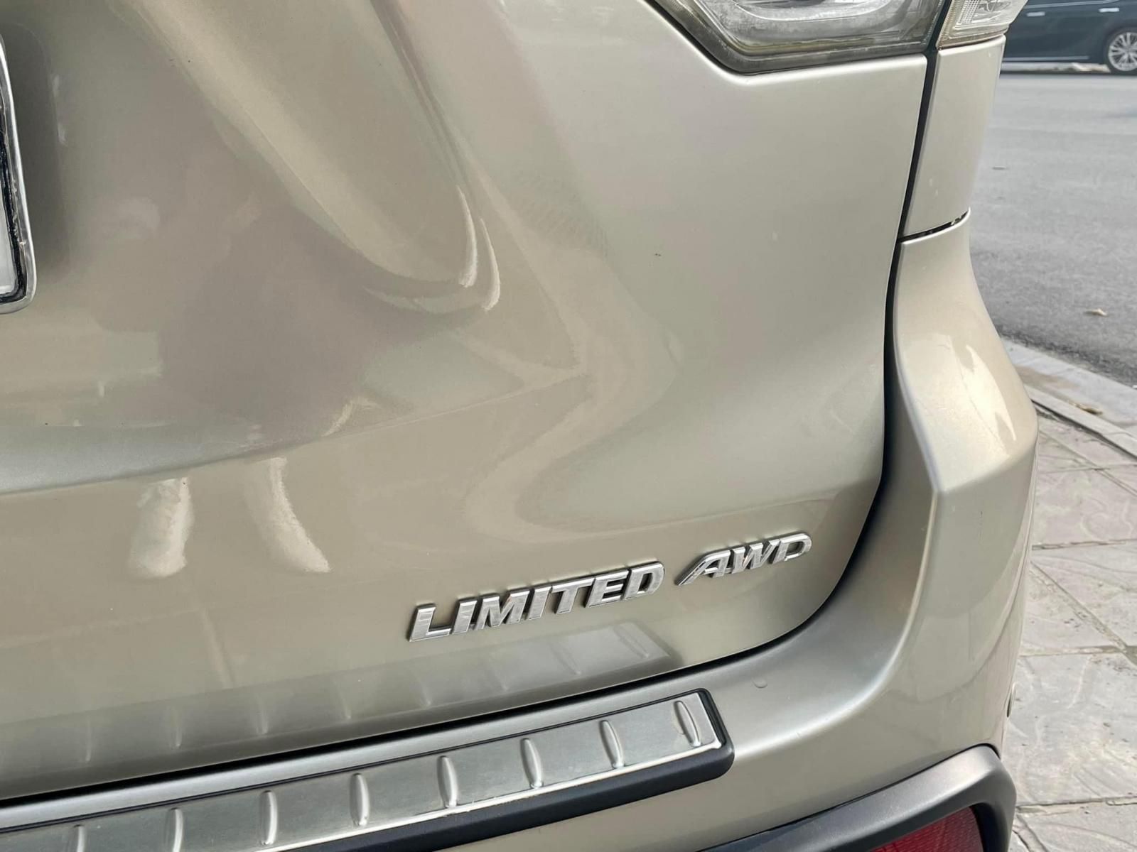 Toyota Highlander 2015 - Giá: 1 tỷ 899tr, xe đẹp
