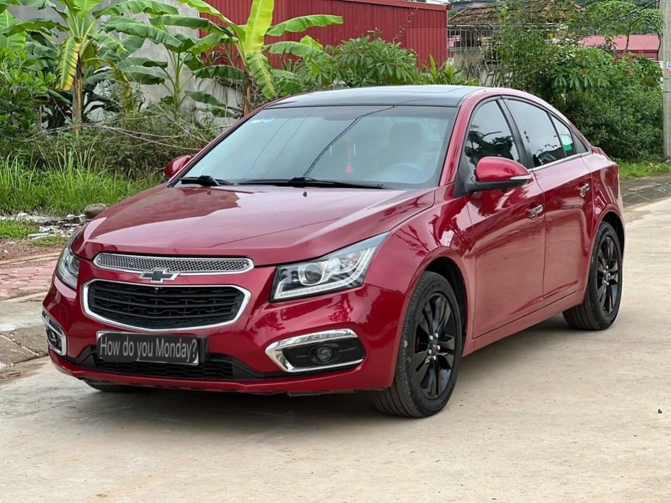 Chevrolet Cruze 2017 - Màu đỏ số tự động