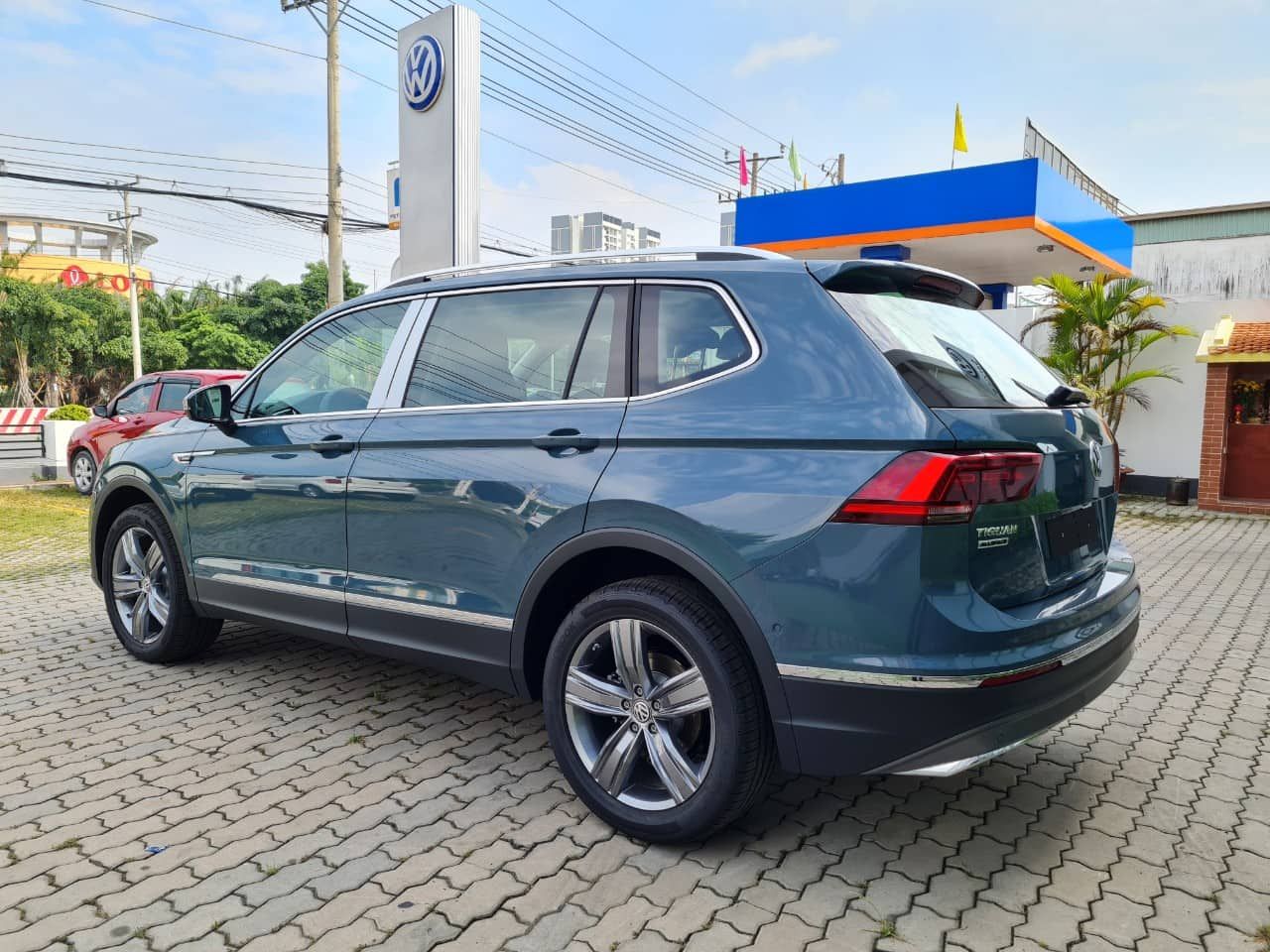 Volkswagen Tiguan 2021 - Màu xanh lam, nhập khẩu