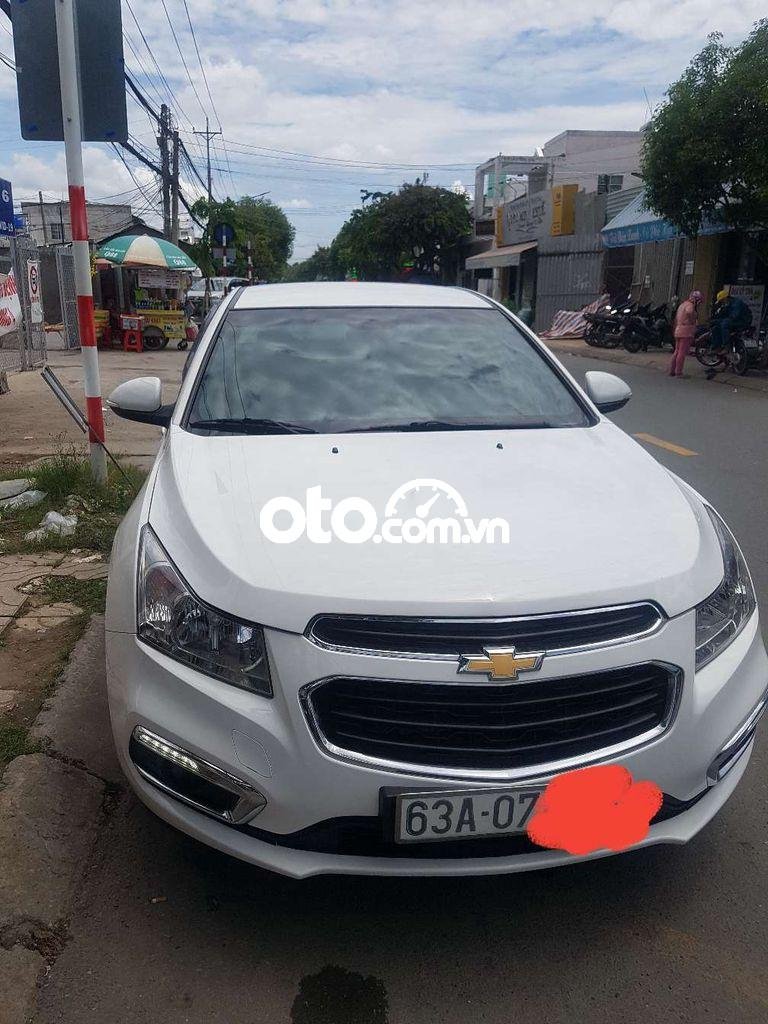 Chevrolet Cruze 2017 - Màu trắng số sàn